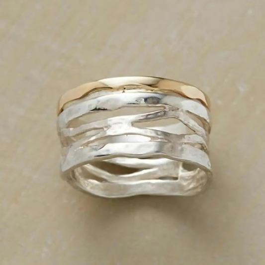 Calista – Bague Bicolore Minimaliste en Style Vintage