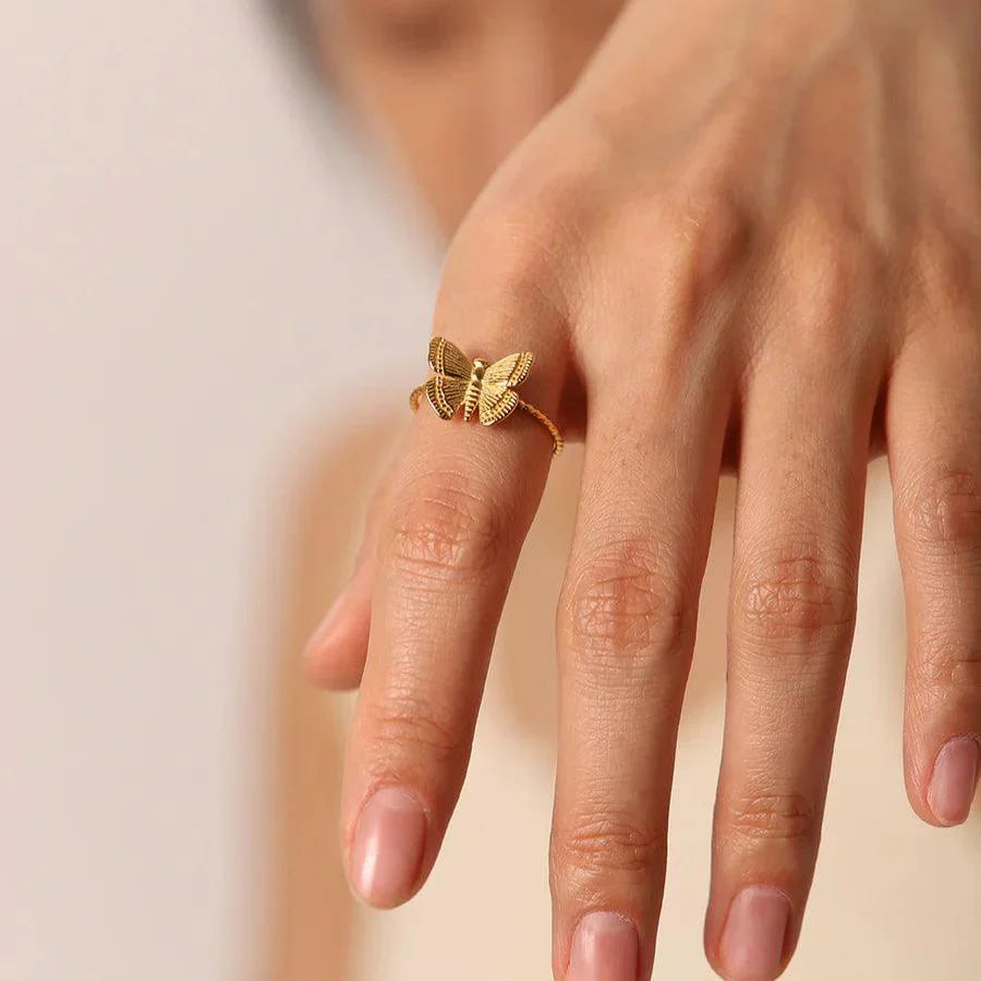 Alina – Bague Papillon Élégance