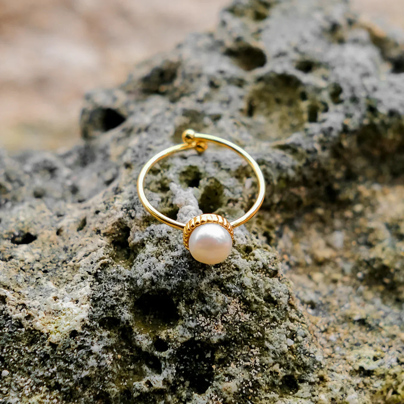 Solis – Bague Dorée avec Perle