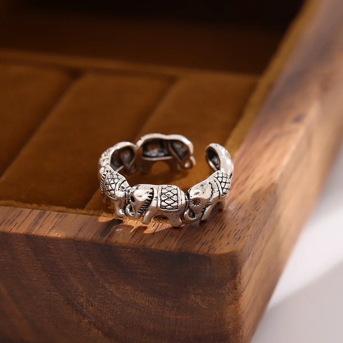 Amira – Bague Élégance Royale Éléphant