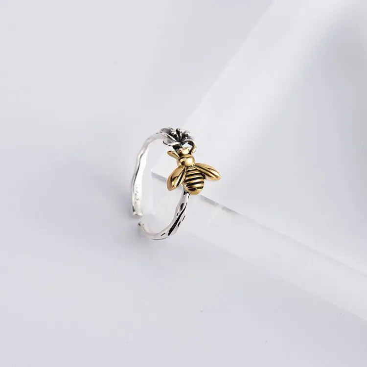 Avie – Bague Abeille Miel Éclatante