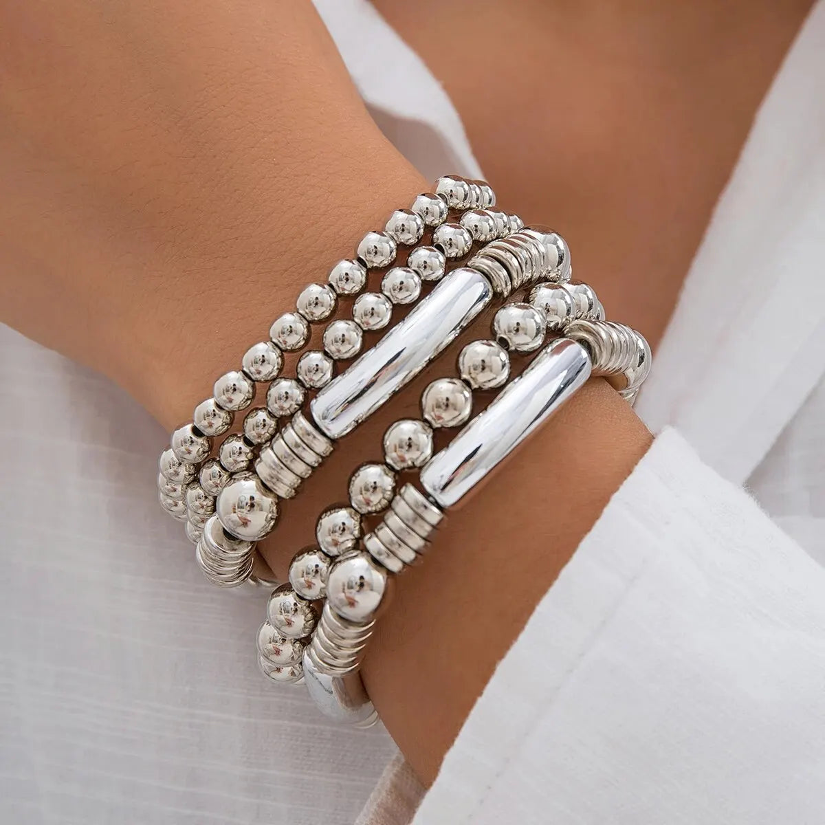 Mira – Ensemble de 5 Bracelets Perlés Empilables