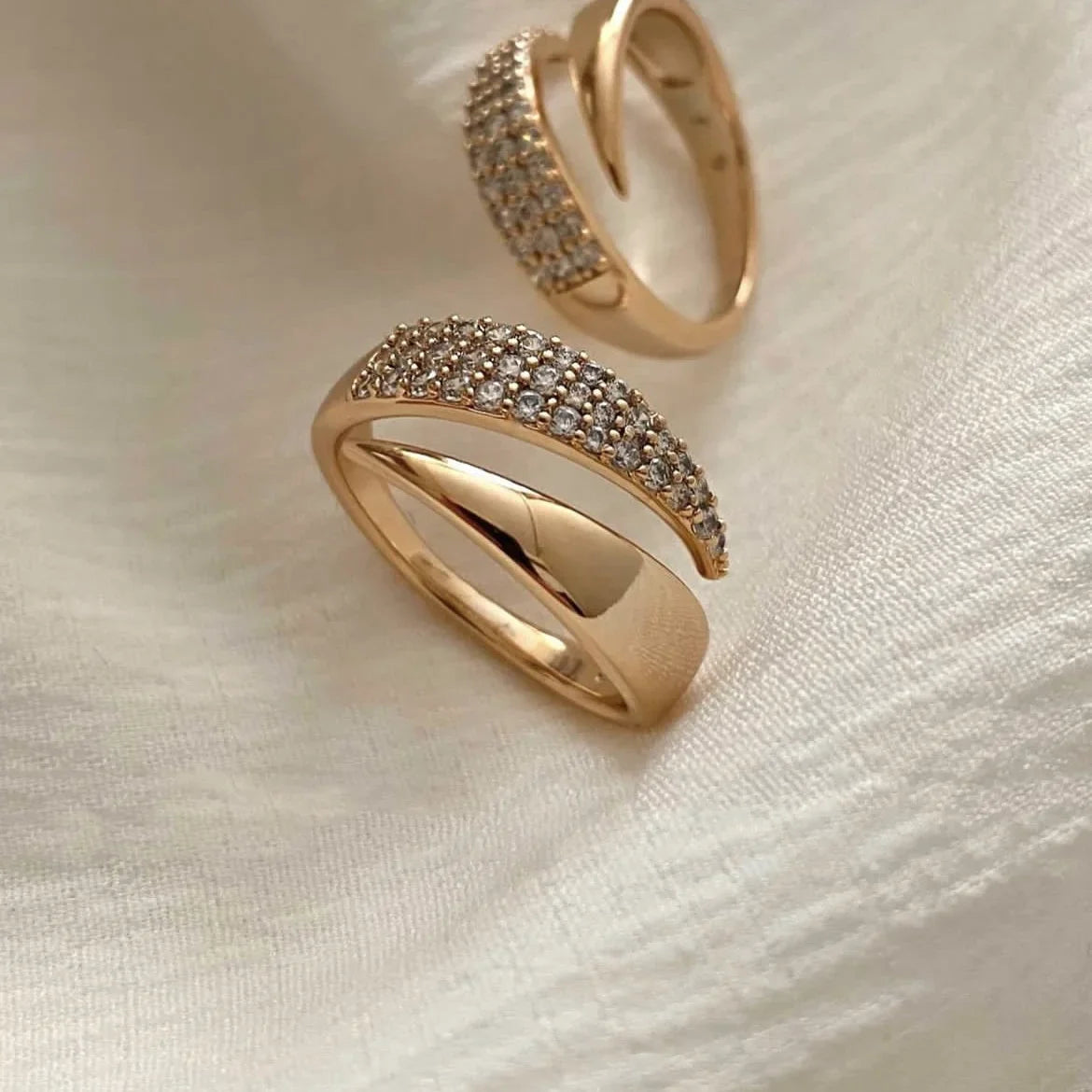 Irina – Anneau Courbe Doré 18K