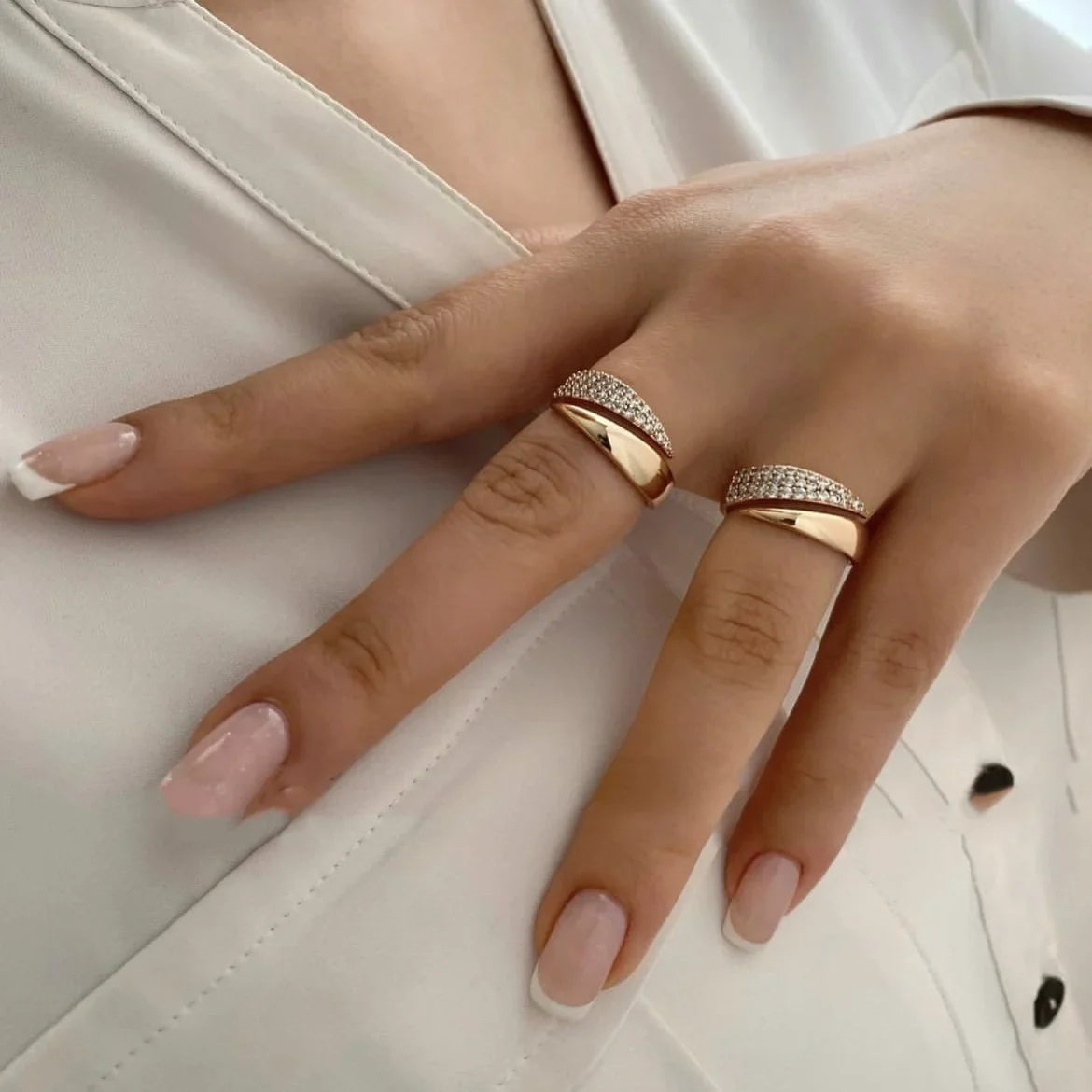 Irina – Anneau Courbe Doré 18K