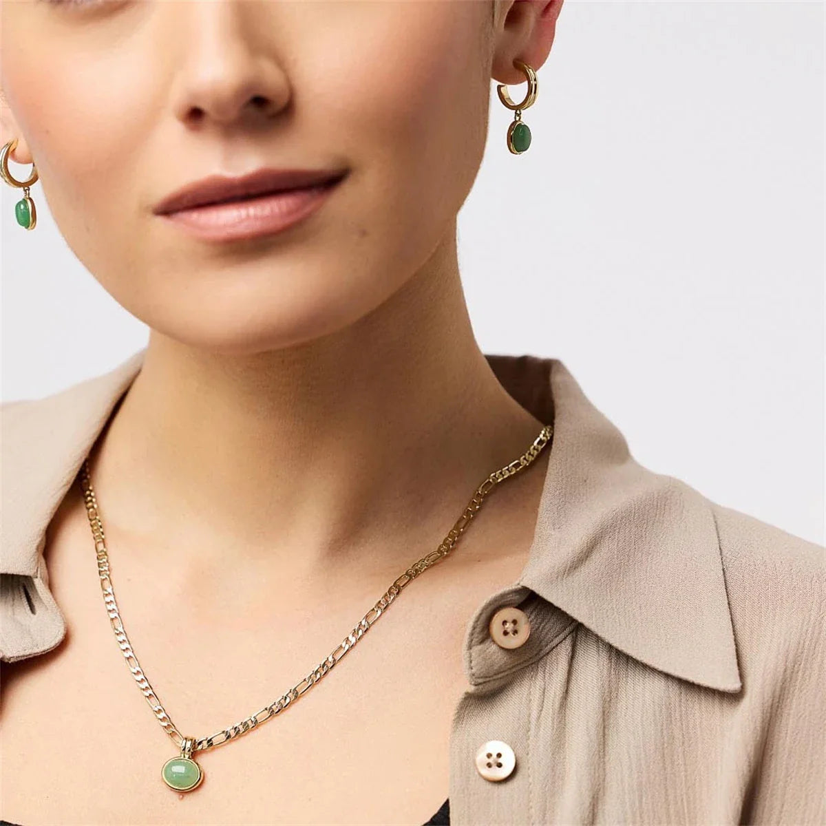 Malaya – Collier à Pendentif Ovale