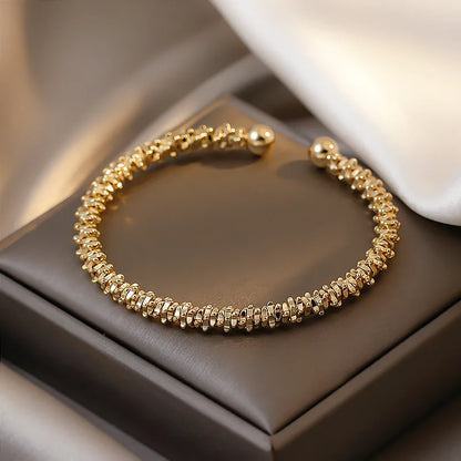 Gina – Bracelet Géométrique Élégant