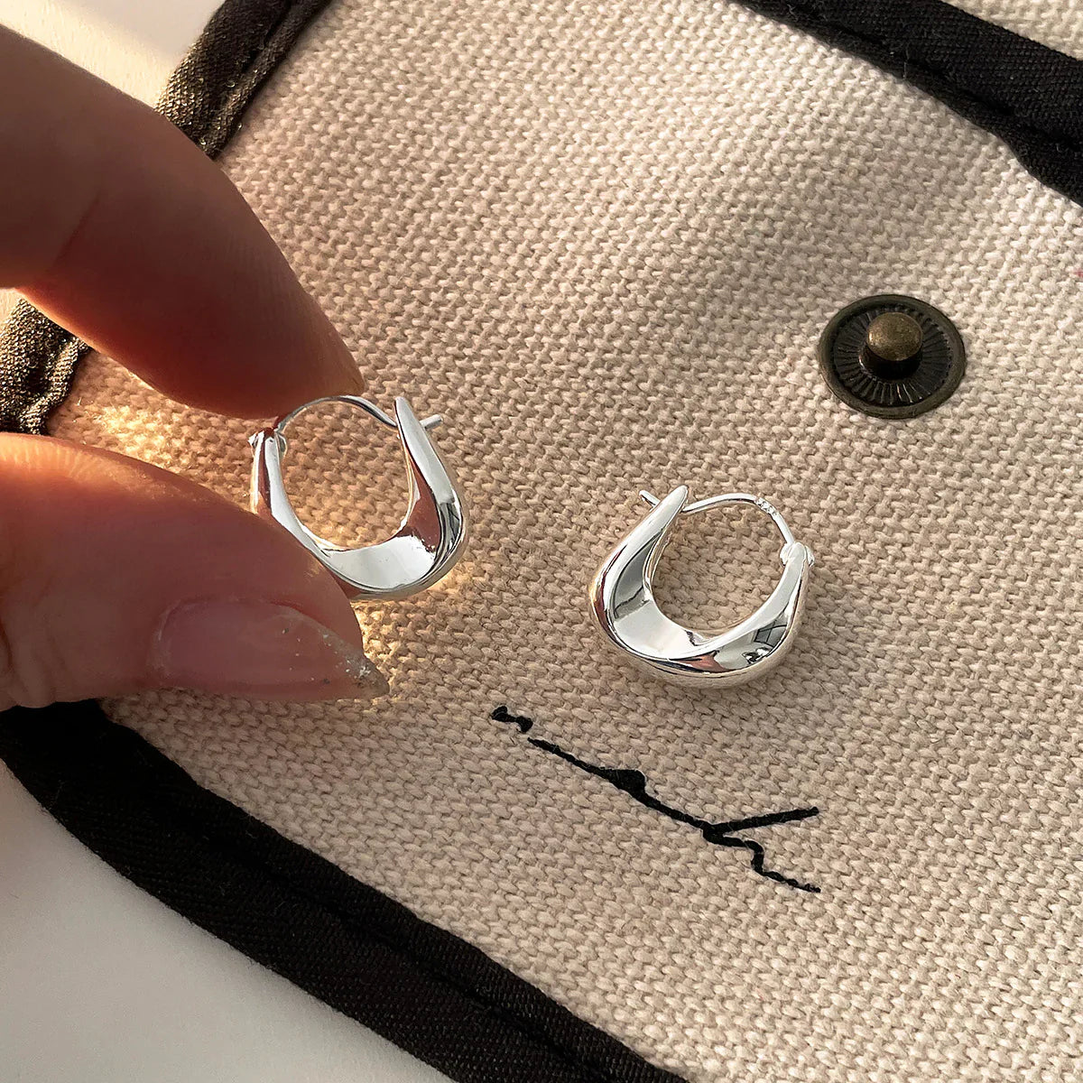 Eva – Boucles d’Oreilles Géométriques Irrégulières