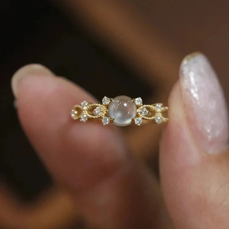 Sienna – Bague Pierre de Lune Sertie à la Main