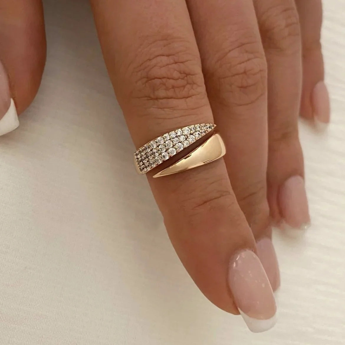 Irina – Anneau Courbe Doré 18K