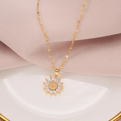 Solea – Collier Pendentif Soleil Éclatant
