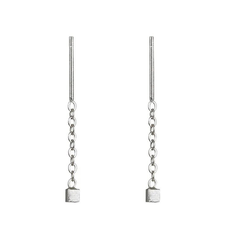 Kaelen – Boucles d'Oreilles Cube et Glands Élégants