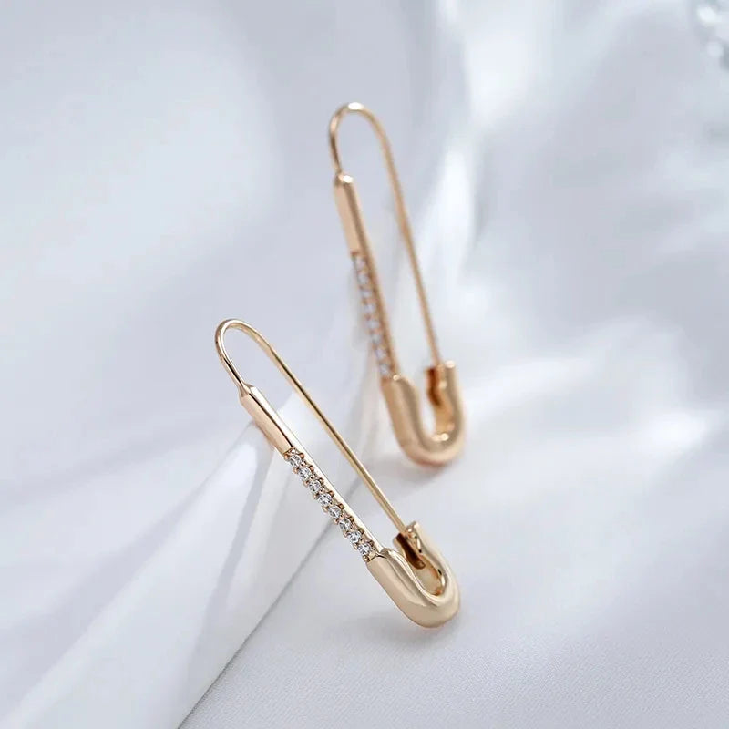 Maika – Boucles d’Oreilles Épingle Chic