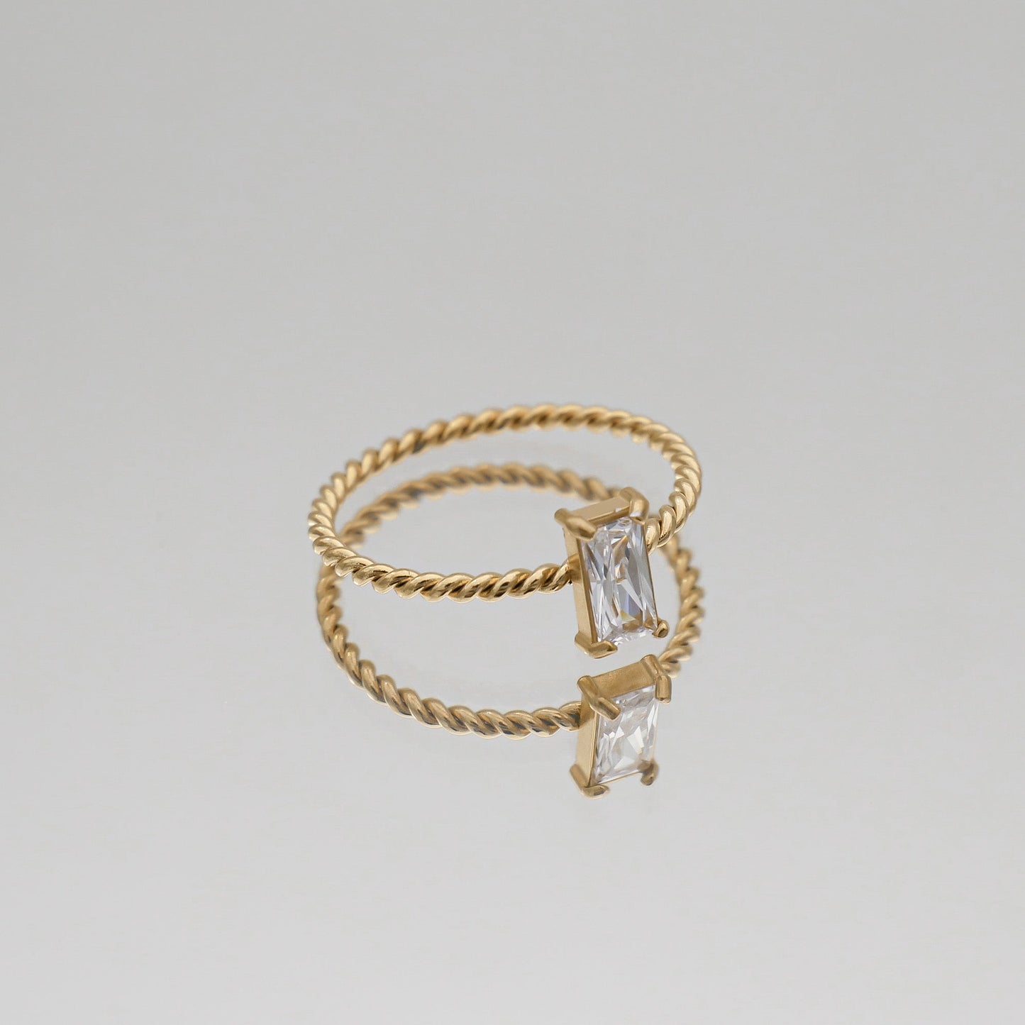 Selin – Bague Pierre Fine Torsadée