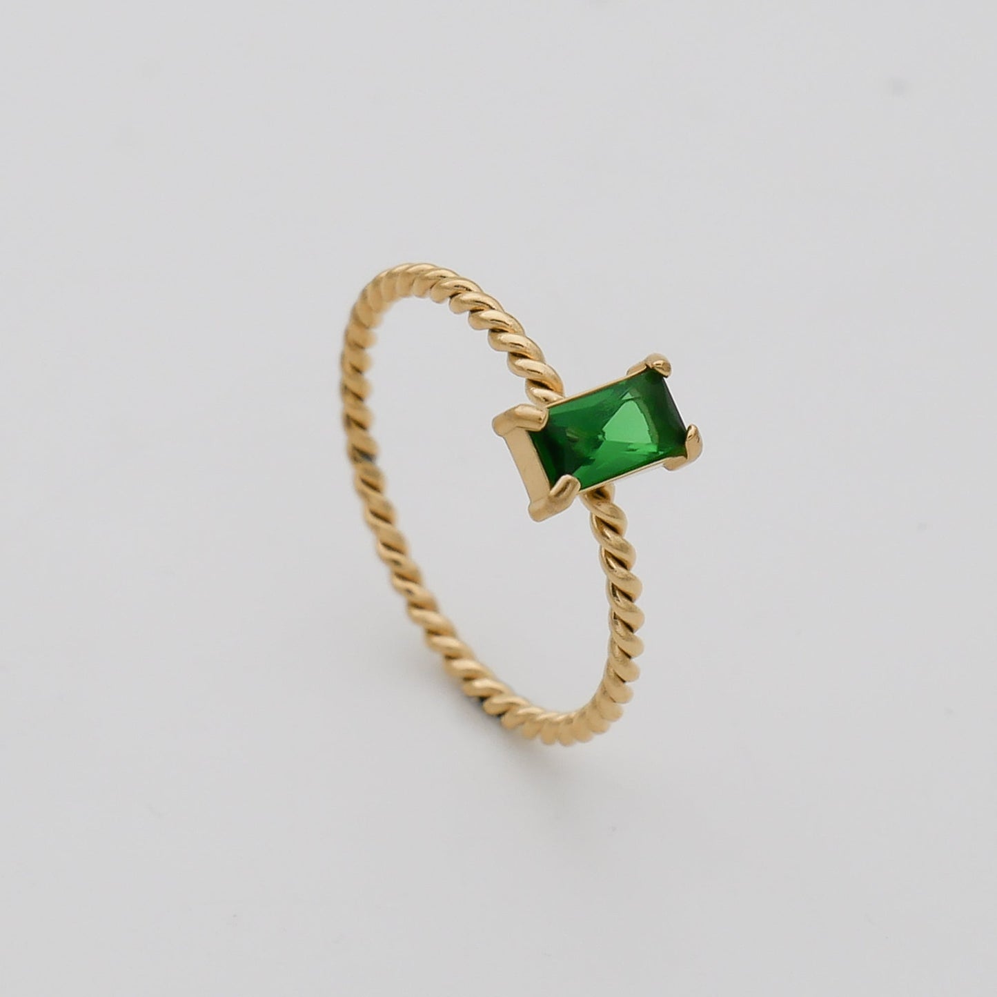 Selin – Bague Pierre Fine Torsadée
