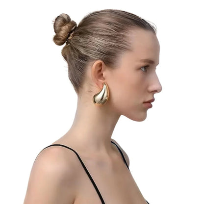 Sandra – Boucles Goutte Dorée Style Moderne