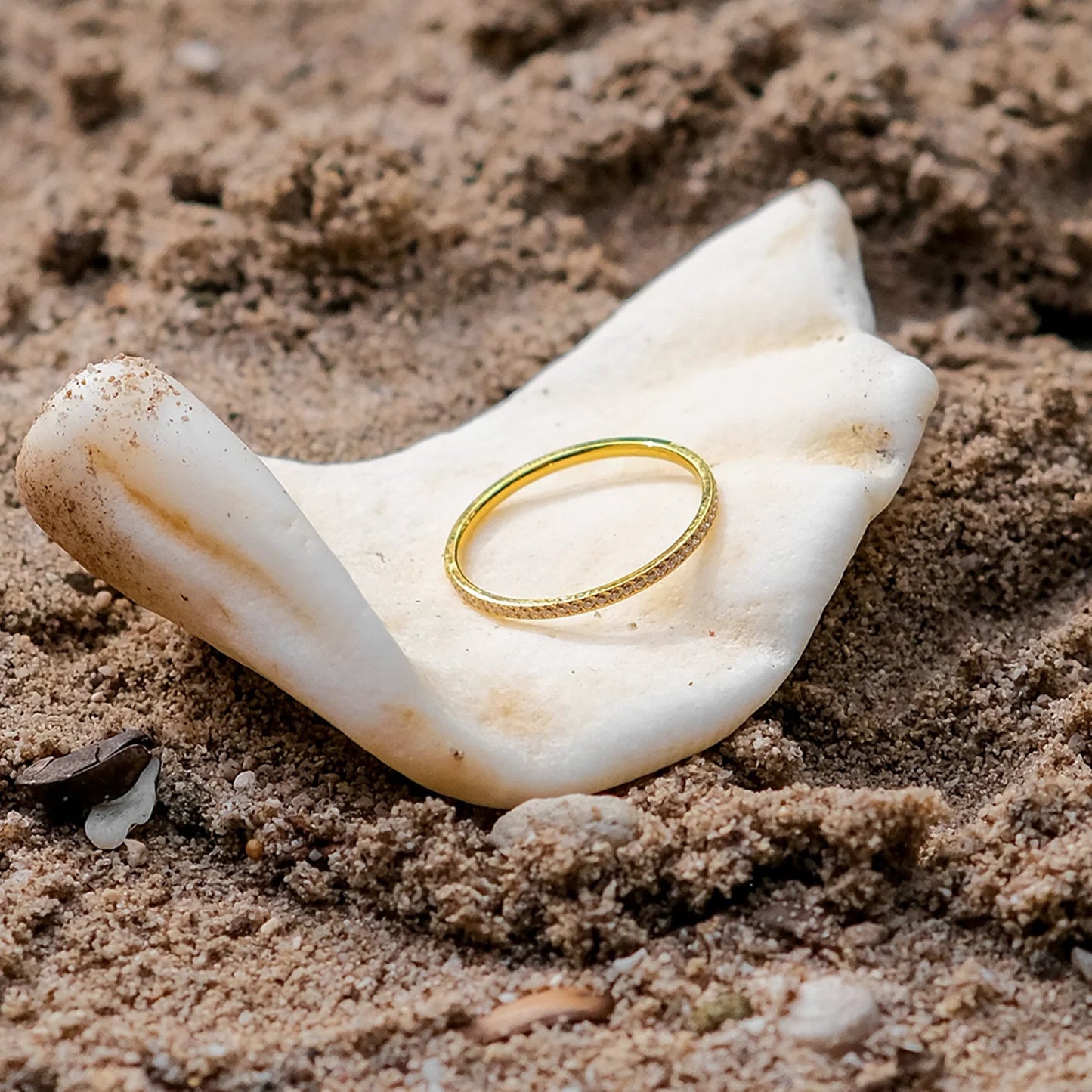 Zarra – Bague Pavée en Or Éclatante