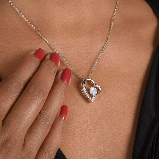 Koharu – Collier Cœur Diamanté Creux