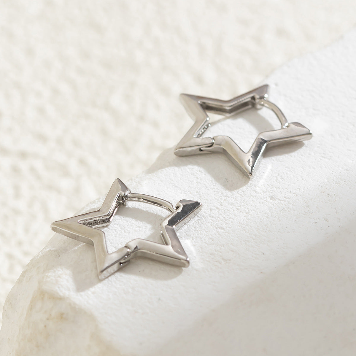 Boucles d'oreilles Huggie Star - Anneau étoile