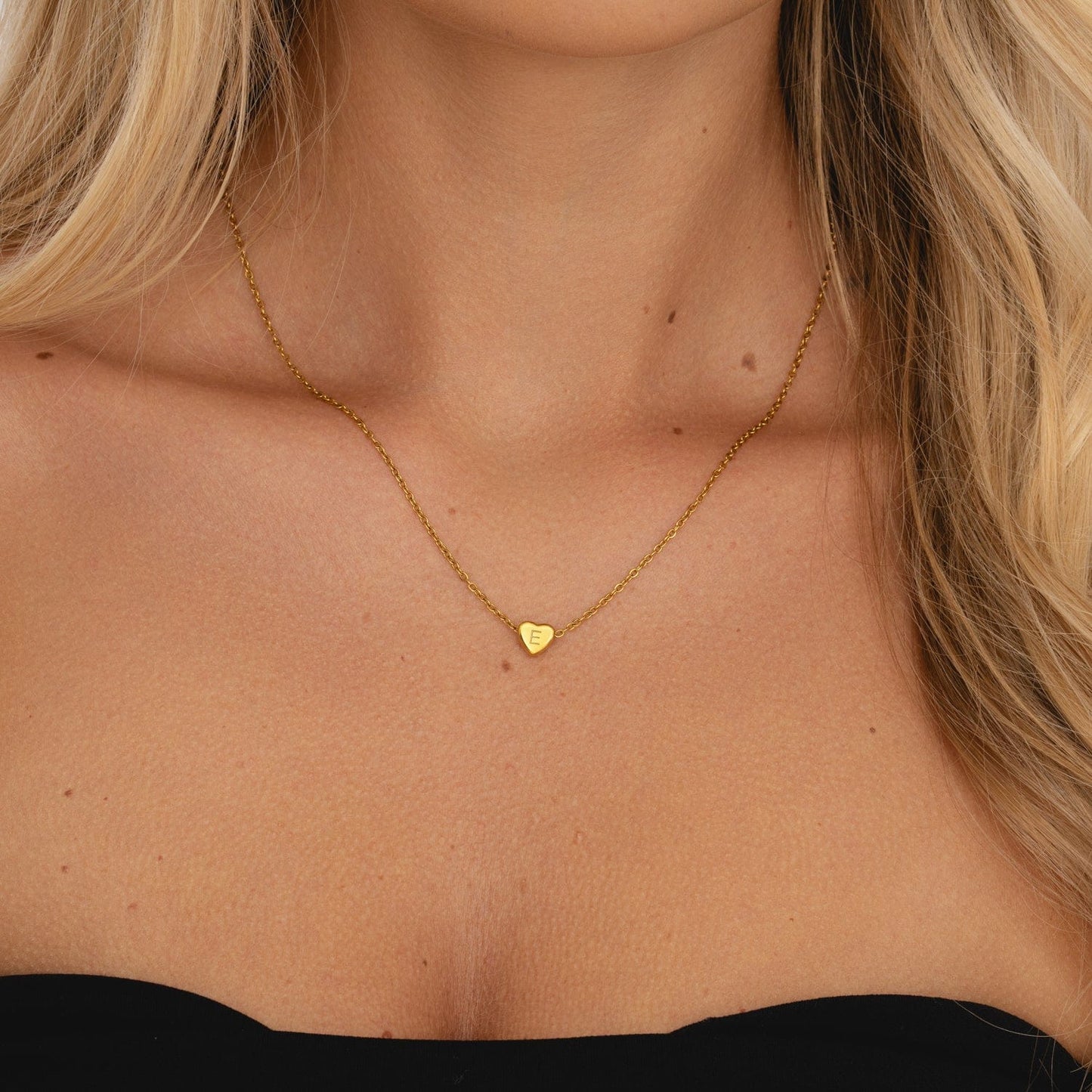 Amora – Collier Initiale Cœur Doré