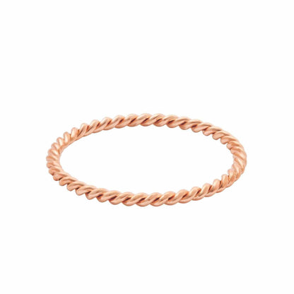 Rina – Bague Torsadée en Acier Titane