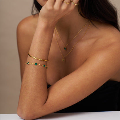 Taylor – Bracelet Twist en Ruban Élégant