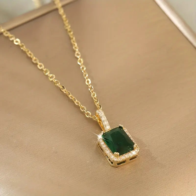 Alix – Collier Doré Élégant