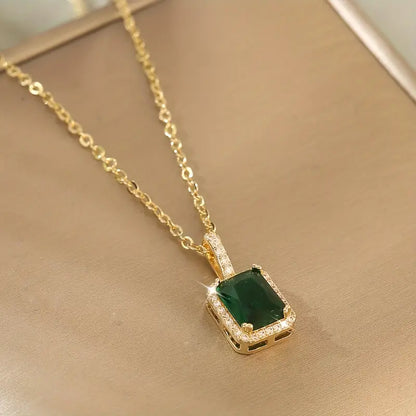 Alix – Collier Doré Élégant