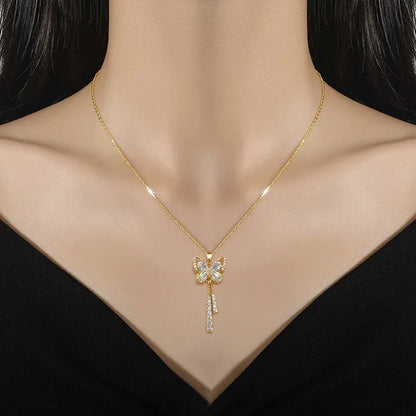 Avie – Collier Papillon Étincelant en Diamants