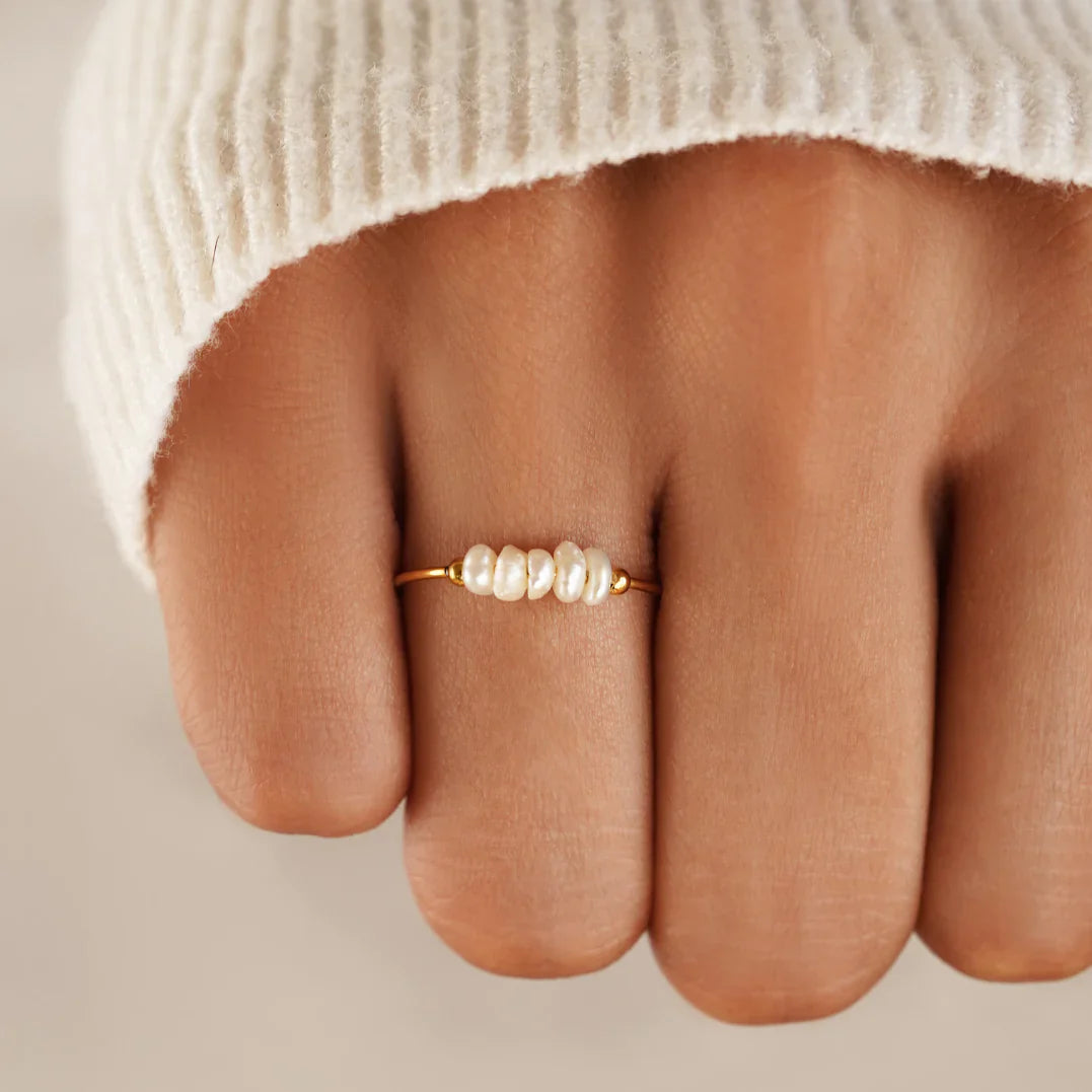 Lucie – Bague en Or avec Perle Baroque Naturelle