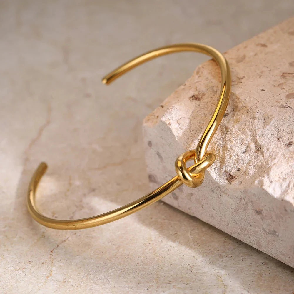 Clea – Bracelet Nœud Classique