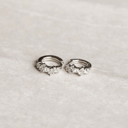 Kat – Créoles Huggies en Argent