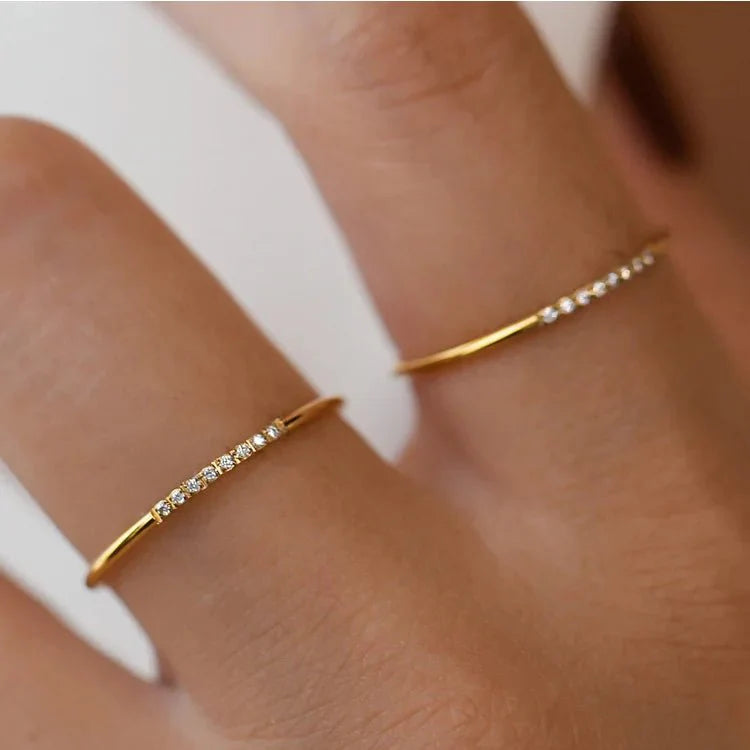 Alana – Bague Fine à Diamants Mottlés