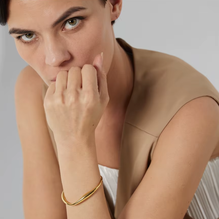 Tiffany – Bracelet Jonc Doré Élégant