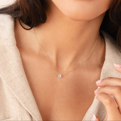 Lora – Pendentif Cercle en Cristal Clair