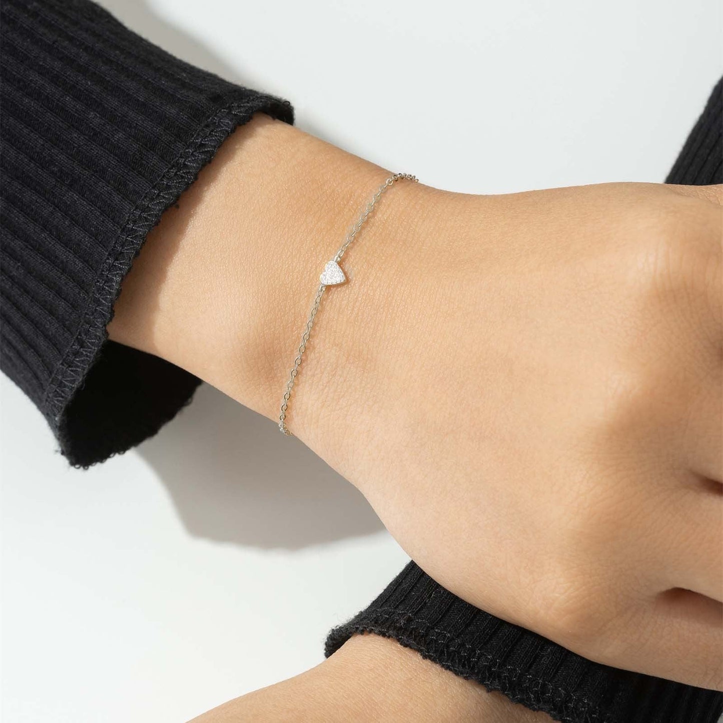 Amara – Bracelet Cœur Scintillant Mini