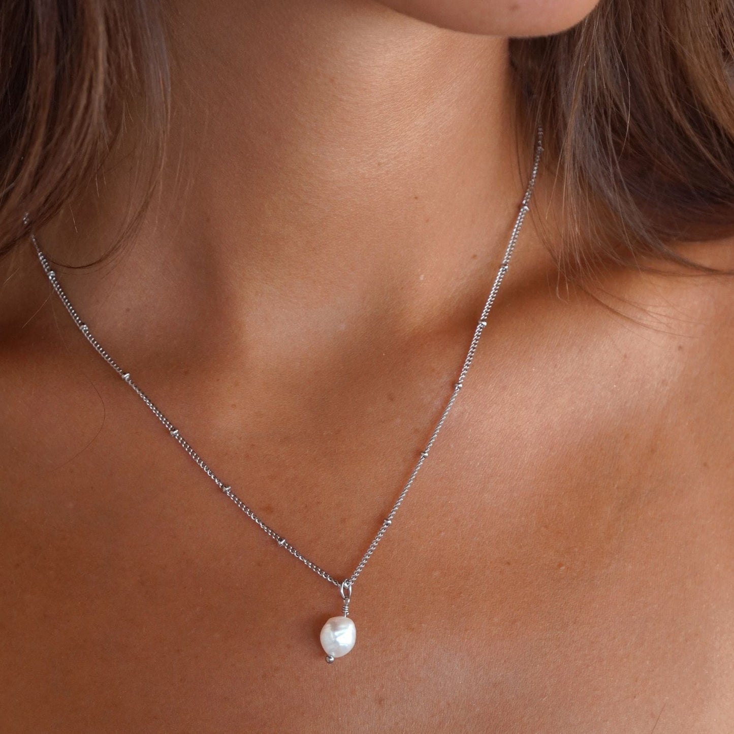 Yuna – Pendentif Perle Élégant