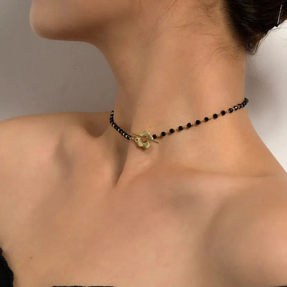 Naya – Collier Ras-du-Cou Floral à Fermoir Fleur