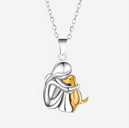 Miwa – Collier Petite Fille et Chien en Étreinte