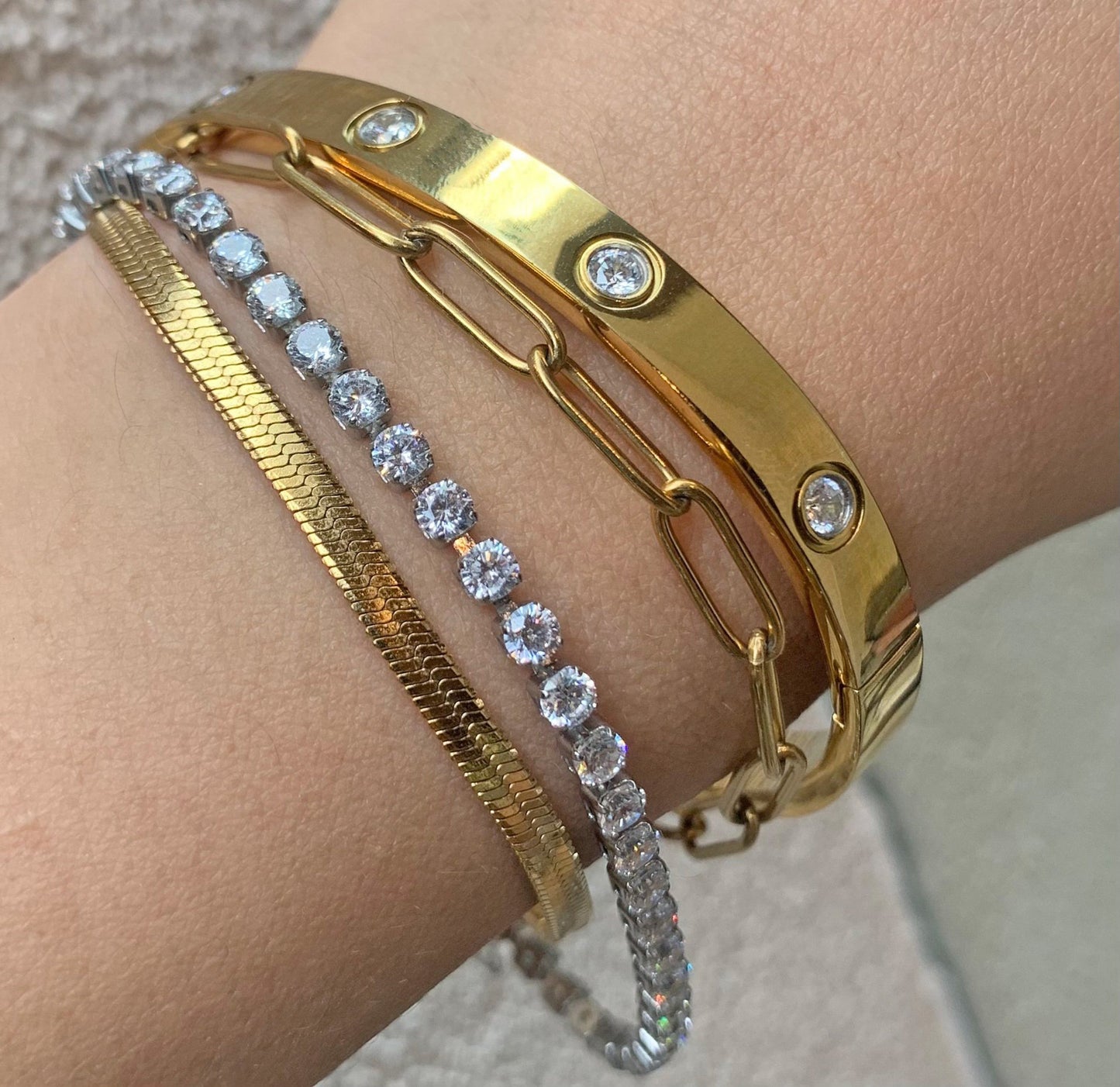 Carrie – Bracelet Manchette en Or avec Diamants