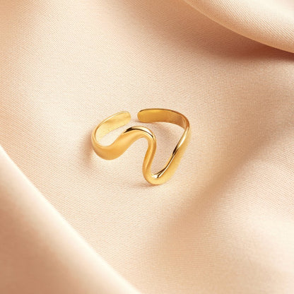 Valerie – Bague Vague en Or Élégante