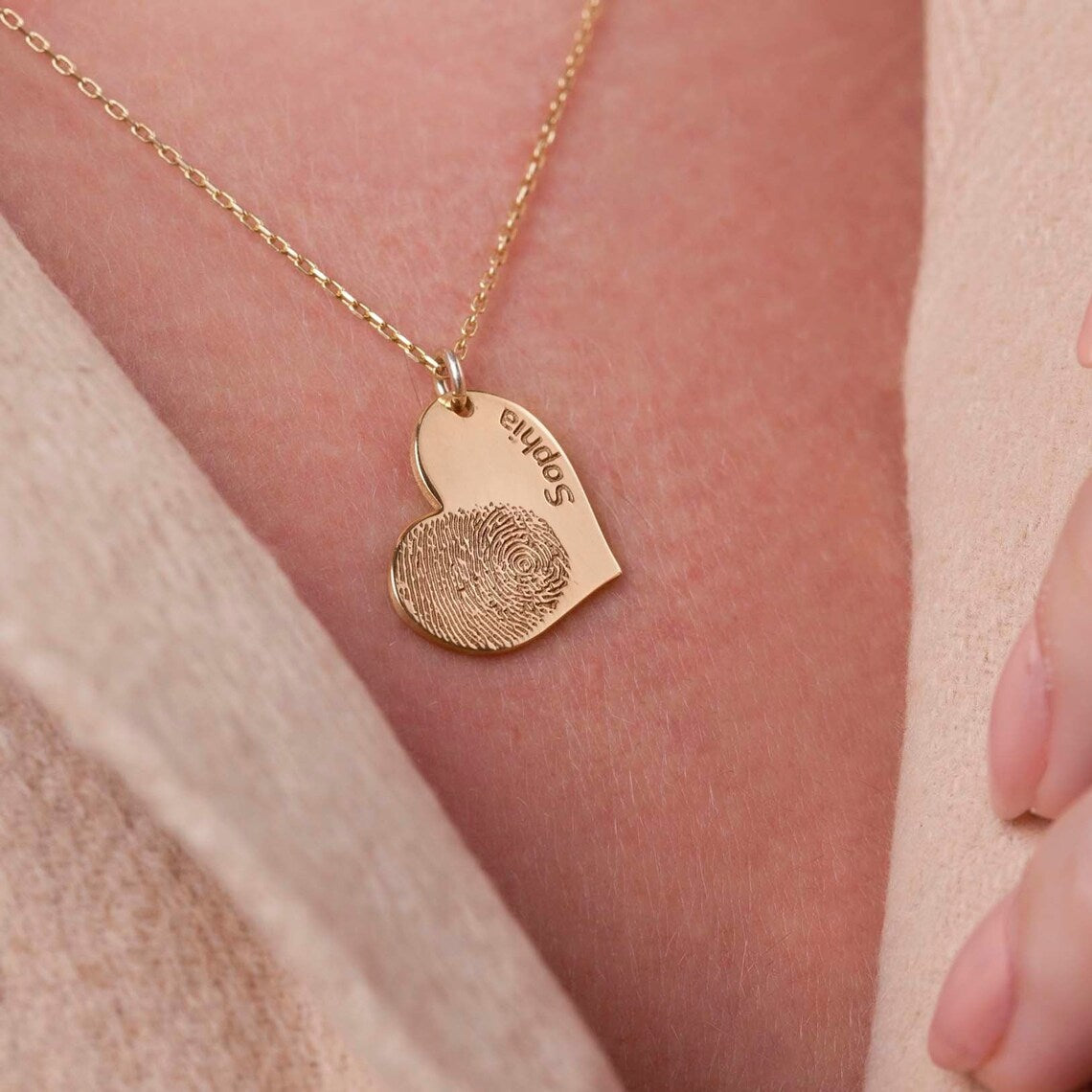 Collier personnalisé avec empreinte de doigt en forme de cœur et nom