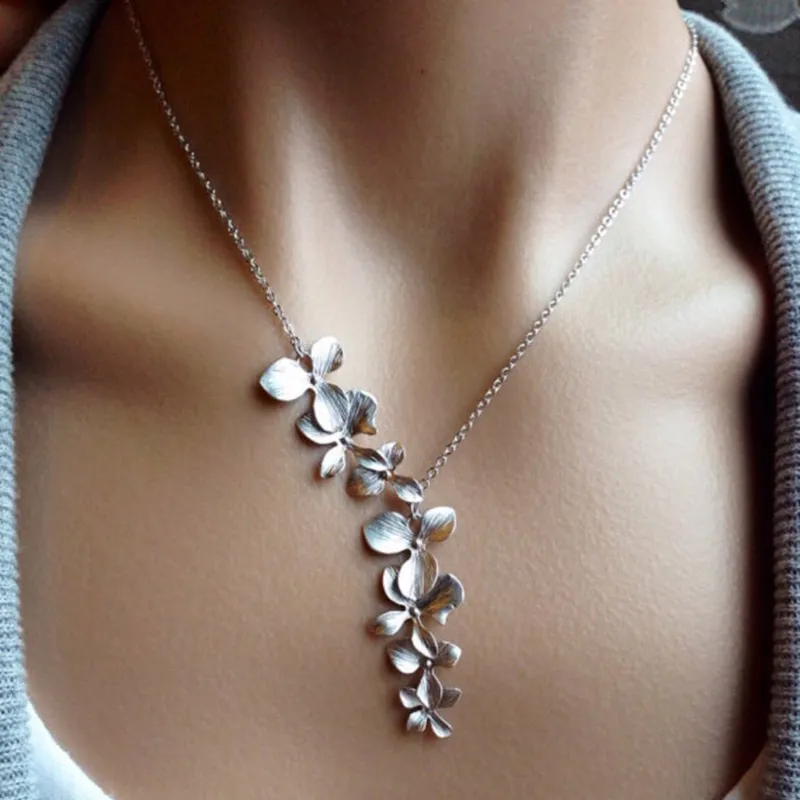 Aurore – Collier Vintage Fleur en Argent