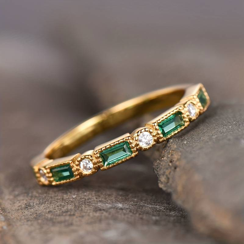 Alex – Bague en Or Sertie de Zircon Vert