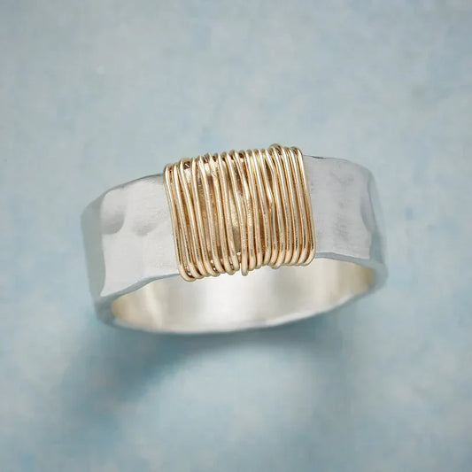 Naia – Bague Bohème Dorée à Fils Entrelacés
