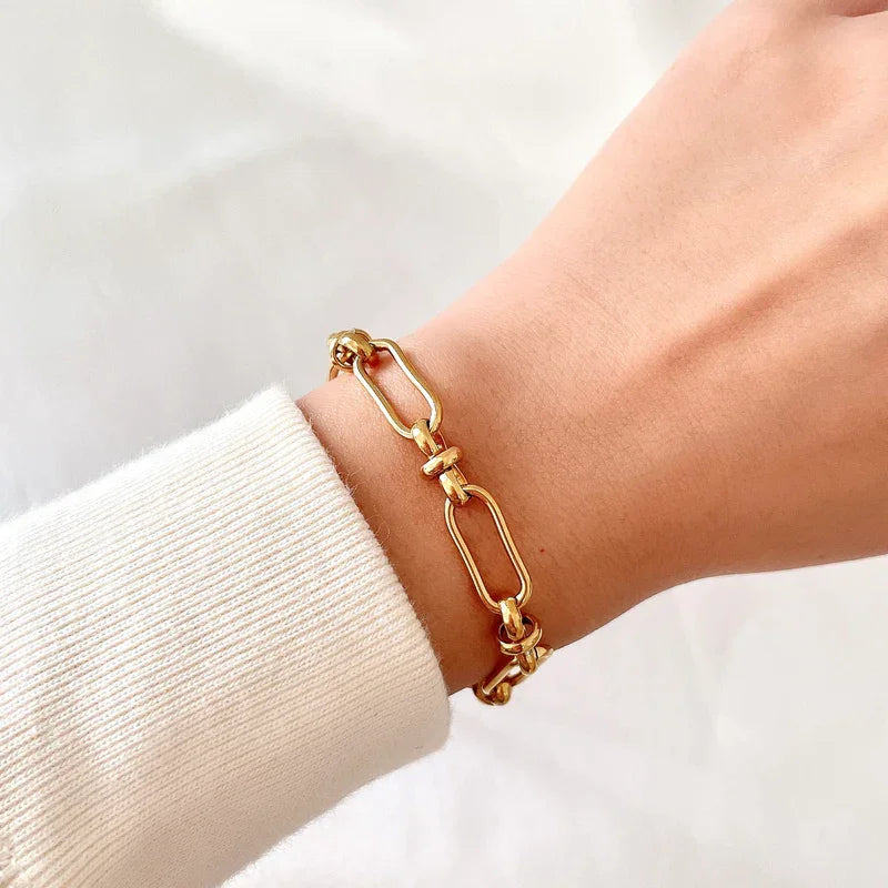 Christina – Collier Paperclip en Or de Luxe