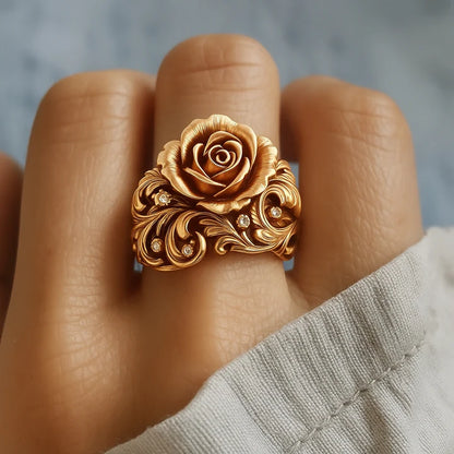 Isaline – Bague Fleur Dorée Élégante