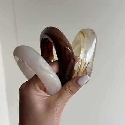 Layra – Bracelet Acrylique Irrégulier Translucide