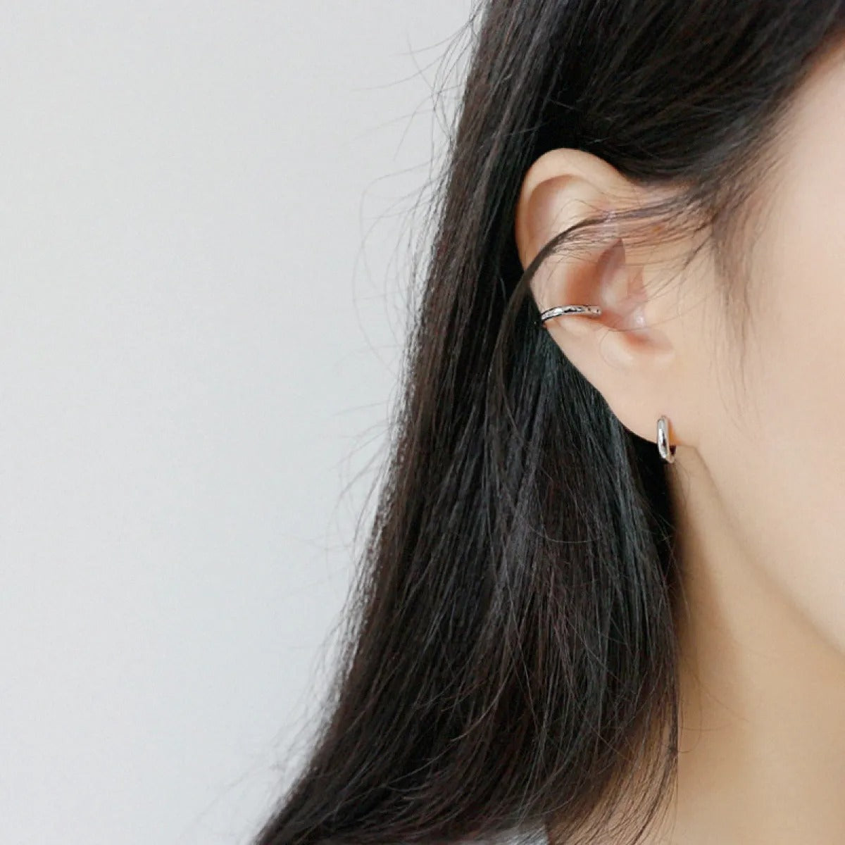 Léane – Mini Micro Créoles en Argent