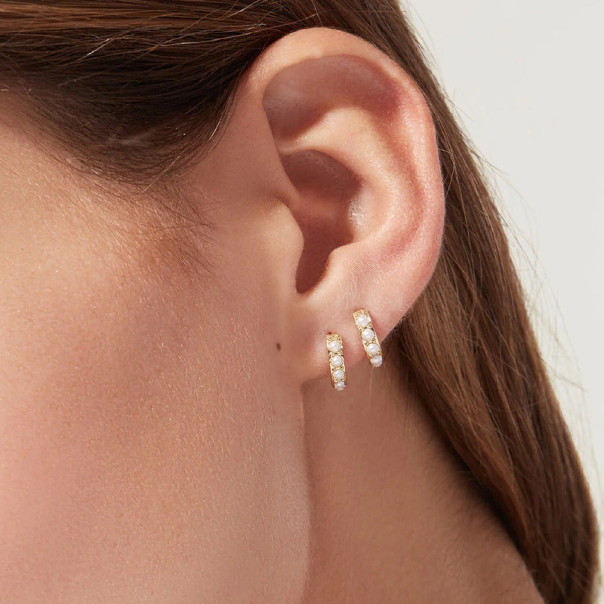 Eléa – Boucles d’Oreilles Cercle Raffiné avec Perle