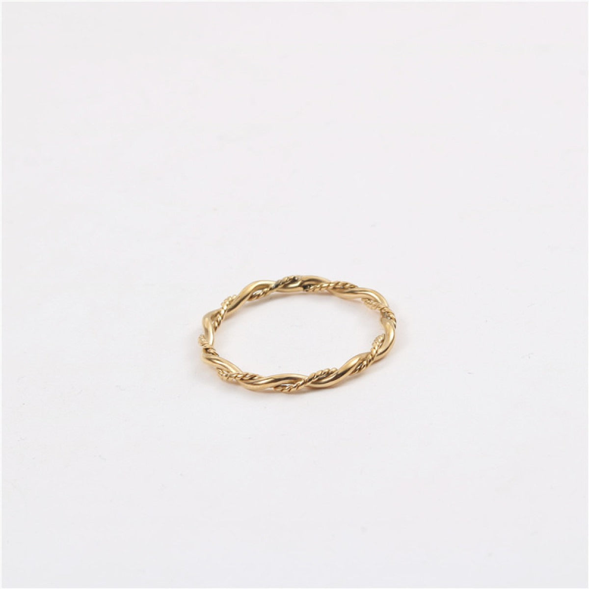 Aïcha – Bague Torsadée au Style Raffiné